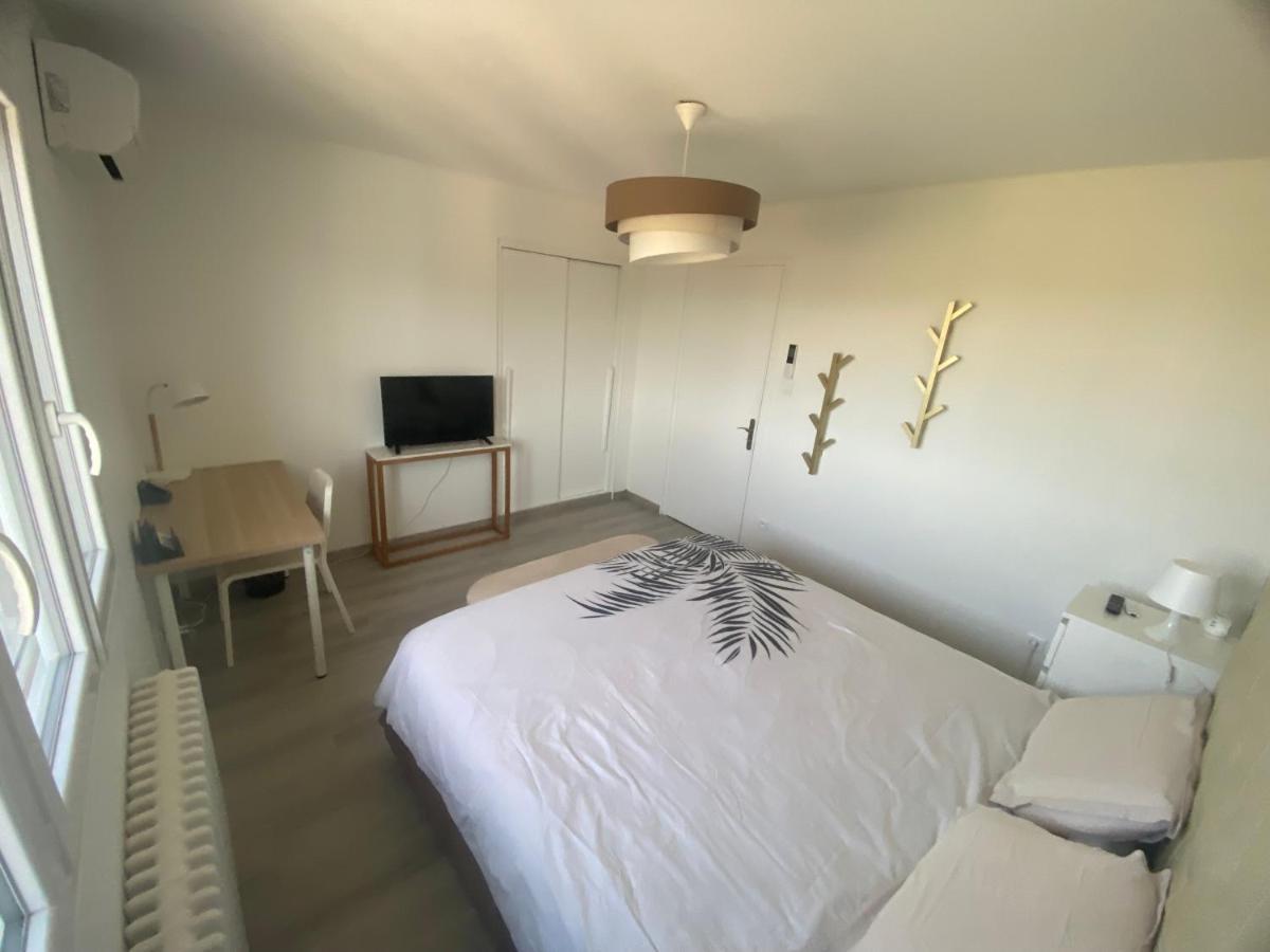 Chambre Dans Logement Partage Chez L Habitant Avec Piscine De 1 A 3 Chambres Grieges Ruang foto
