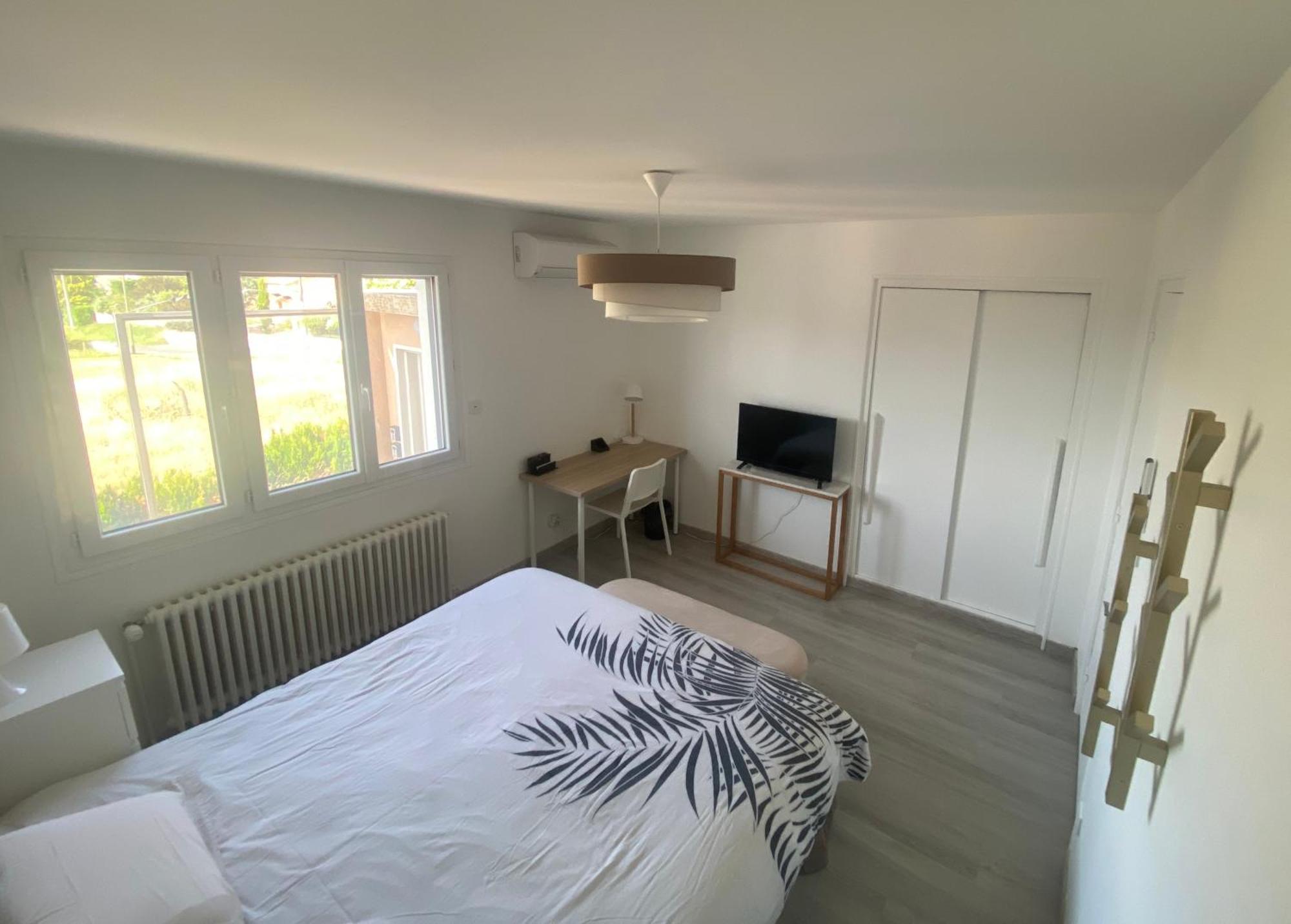 Chambre Dans Logement Partage Chez L Habitant Avec Piscine De 1 A 3 Chambres Grieges Ruang foto